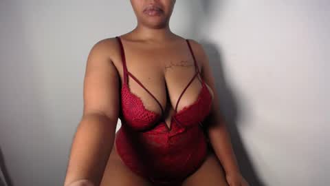 Snapshot of blueyivy chatting on June 12, 7:18 am Babygirl online show from June 12, 7:18 am