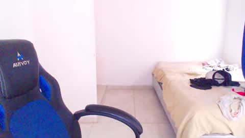  Hey guysI am BrendaWelcome my room online show from October 22, 8:08 pm