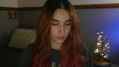 Snapshot of bluntbabe chatting on December 15, 5:34 am Sasha online show from December 15, 5:34 am