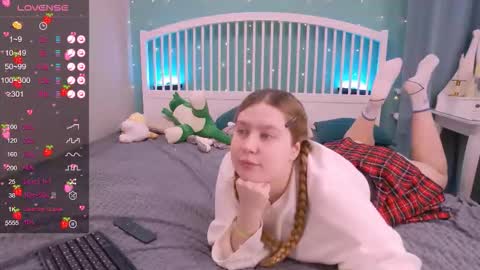 Ellie3 online show from November 23, 9:25 pm