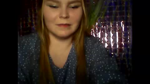 Snapshot of blushing_star chatting on February 17, 3:31 pm blushing_star online show from February 17, 3:31 pm