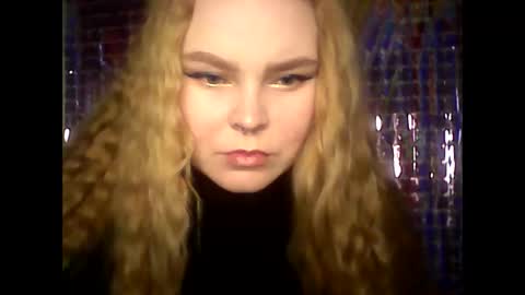 Snapshot of blushing_star chatting on February 21, 8:18 am blushing_star online show from February 21, 8:18 am