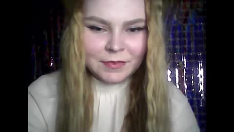 Snapshot of blushing_star chatting on March 6, 3:45 pm blushing_star online show from March 6, 3:45 pm
