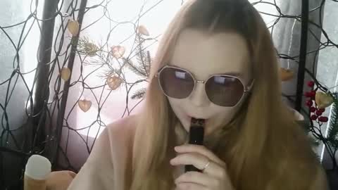 blushing_star online show from March 11, 12:44 pm