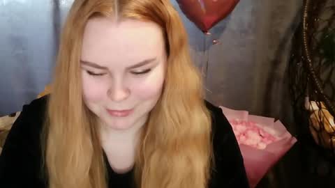 Snapshot of blushing_star chatting on April 25, 6:16 am blushing_star online show from April 25, 6:16 am