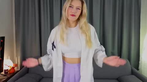 Elina  Next broadcast  online show from November 10, 3:55 pm