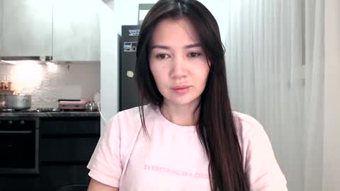 Liya online show from March 7, 6:05 pm