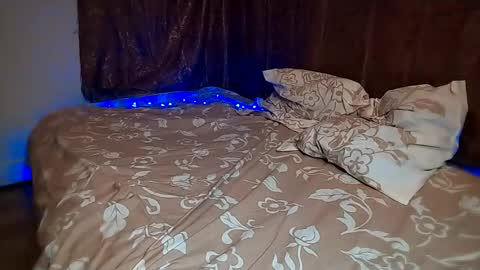 Liza and Max online show from December 2, 6:21 pm