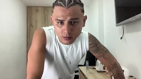 Bob  INDEPENDENT MODEL online show from September 17, 3:30 am