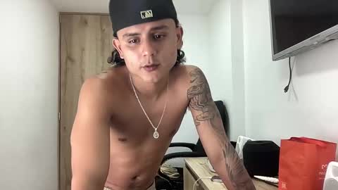 Bob  INDEPENDENT MODEL online show from September 28, 6:30 am