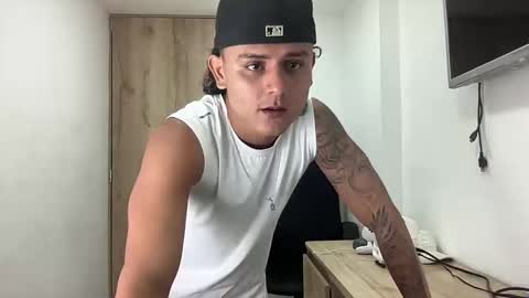 Bob  INDEPENDENT MODEL online show from September 30, 4:50 am