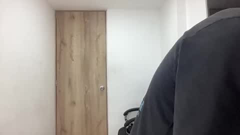 Bob  INDEPENDENT MODEL online show from October 7, 2:31 am