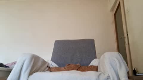 Snapshot of bobbytoyyboy chatting on December 26, 9:01 am bobbytoyyboy online show from December 26, 9:01 am