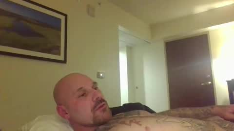 Snapshot of bodyart85_19 chatting on March 16, 7:23 am Bodyart85 19 online show from March 16, 7:23 am