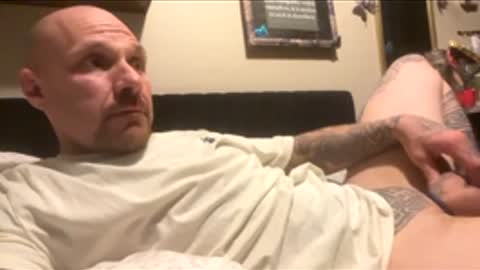 Snapshot of bodyart85_19 chatting on April 3, 9:57 pm Bodyart85 19 online show from April 3, 9:57 pm