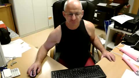 Snapshot of bodymen1 chatting on September 26, 7:34 am bodymen1 online show from September 26, 7:34 am