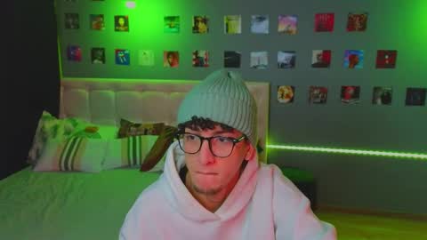 Snapshot of boicute chatting on February 12, 7:23 am ALEXPVT IS OPEN online show from February 12, 7:23 am