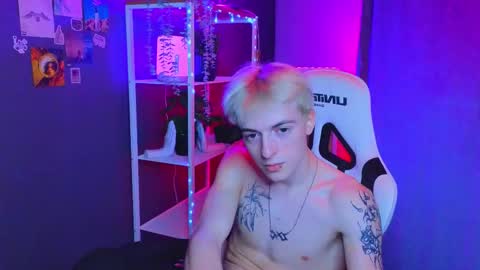 Snapshot of boicute chatting on February 13, 9:27 pm ALEXPVT IS OPEN online show from February 13, 9:27 pm