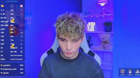 Snapshot of boicute chatting on February 28, 12:21 am ALEXPVT IS OPEN online show from February 28, 12:21 am