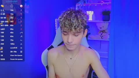 Snapshot of boicute chatting on March 1, 10:10 pm ALEXPVT IS OPEN online show from March 1, 10:10 pm