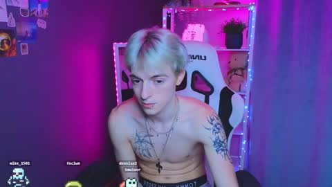 Snapshot of boicute chatting on March 5, 2:34 pm ALEXPVT IS OPEN online show from March 5, 2:34 pm