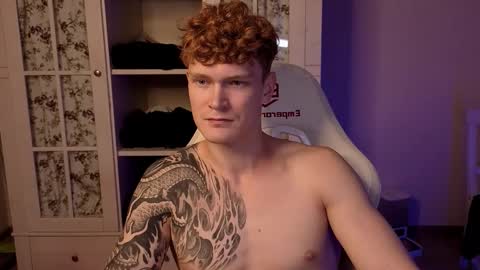 Snapshot of boicute chatting on October 12, 4:06 pm ALEXPVT IS OPEN online show from October 12, 4:06 pm