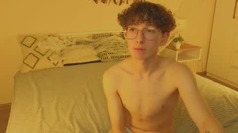 Snapshot of boicute chatting on November 4, 10:53 pm ALEXPVT IS OPEN online show from November 4, 10:53 pm