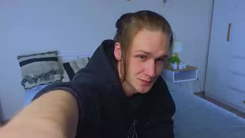 Snapshot of boicute chatting on November 16, 1:11 am ALEXPVT IS OPEN online show from November 16, 1:11 am