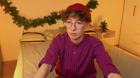 Snapshot of boicute chatting on November 27, 1:24 pm ALEXPVT IS OPEN online show from November 27, 1:24 pm