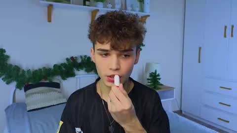 Snapshot of boicute chatting on November 28, 12:30 pm ALEXPVT IS OPEN online show from November 28, 12:30 pm