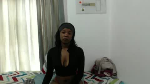 Snapshot of boitylips chatting on June 18, 10:09 am boitylips online show from June 18, 10:09 am