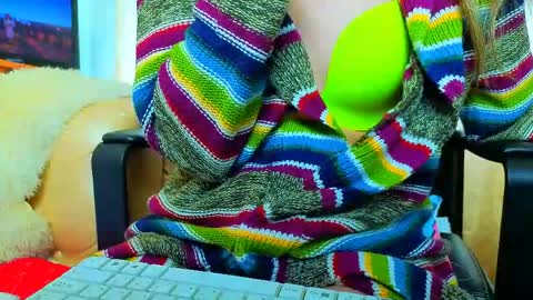 Snapshot of bom_mia_bom chatting on May 15, 11:34 pm Mia online show from May 15, 11:34 pm