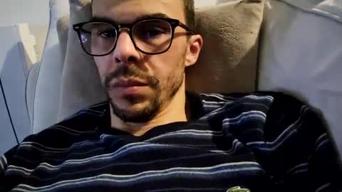 Snapshot of bomale89 chatting on February 11, 10:07 pm bomale89 online show from February 11, 10:07 pm