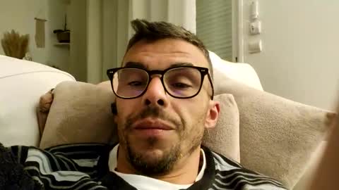 Snapshot of bomale89 chatting on October 1, 7:09 pm bomale89 online show from October 1, 7:09 pm