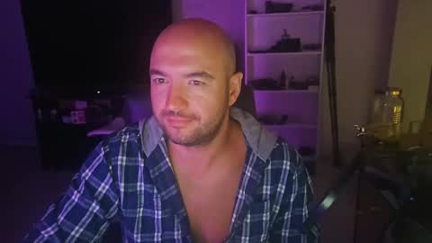 Snapshot of bombastic4 chatting on November 13, 8:46 am bombastic4 online show from November 13, 8:46 am