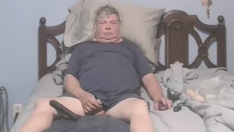 boner1961 online show from December 17, 9:37 am