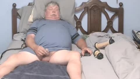 Snapshot of boner1961 chatting on June 24, 8:46 am boner1961 online show from June 24, 8:46 am