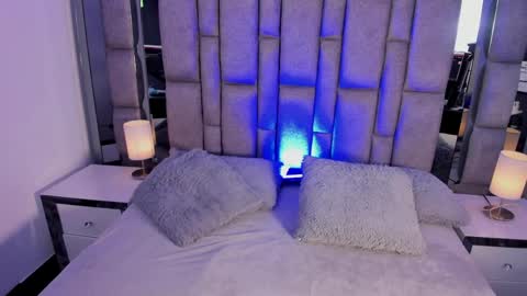 bonet_iris online show from April 20, 7:15 pm