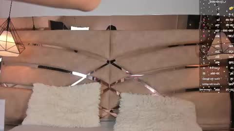 Snapshot of bonet_iris chatting on June 25, 11:04 am bonet_iris online show from June 25, 11:04 am