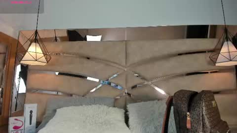 Snapshot of bonet_iris chatting on July 1, 11:01 am bonet_iris online show from July 1, 11:01 am