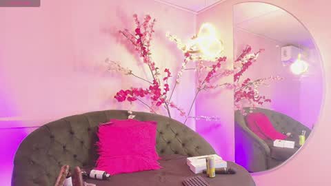 bonieklent online show from February 1, 9:11 am