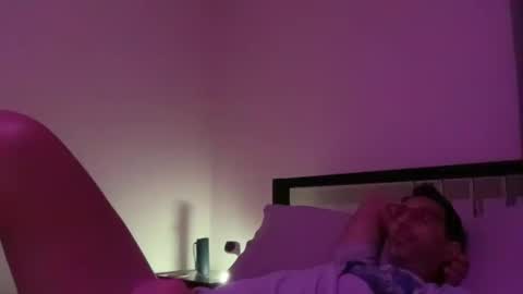 Snapshot of boningfordollars chatting on October 12, 3:05 am Janessa and Alex online show from October 12, 3:05 am