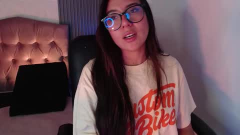 bonnali_lune online show from November 1, 10:23 pm