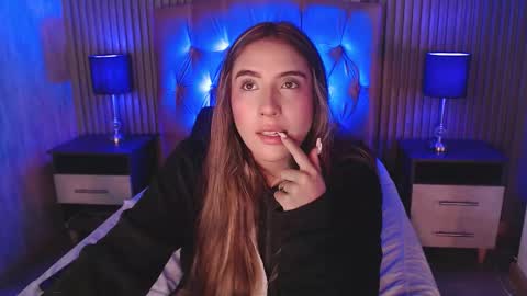 bonnali_lune online show from March 5, 11:01 pm