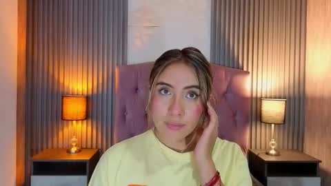 bonnali_lune online show from March 21, 10:13 pm