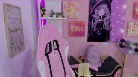 Bonnie online show from December 2, 3:45 am