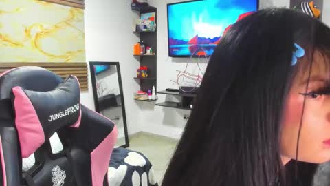 Snapshot of bonnie_bu chatting on October 12, 8:30 pm becky online show from October 12, 8:30 pm