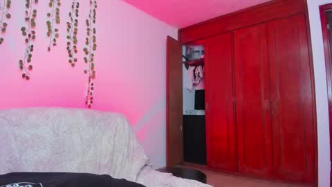 Bonnie Help me reach 500 likes online show from January 19, 11:21 pm