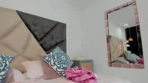   online show from April 20, 11:39 pm