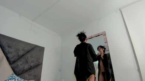   online show from April 21, 11:51 pm